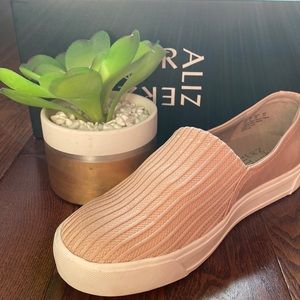 Naturalizer slip on
